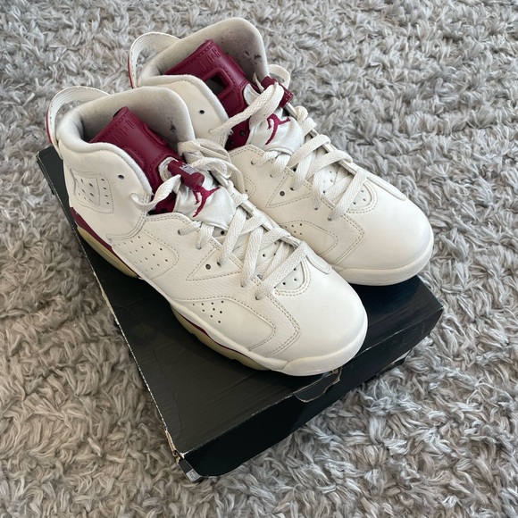 Air Jordan 6 Retro ‘Maroon’ - Picture 4 of 5